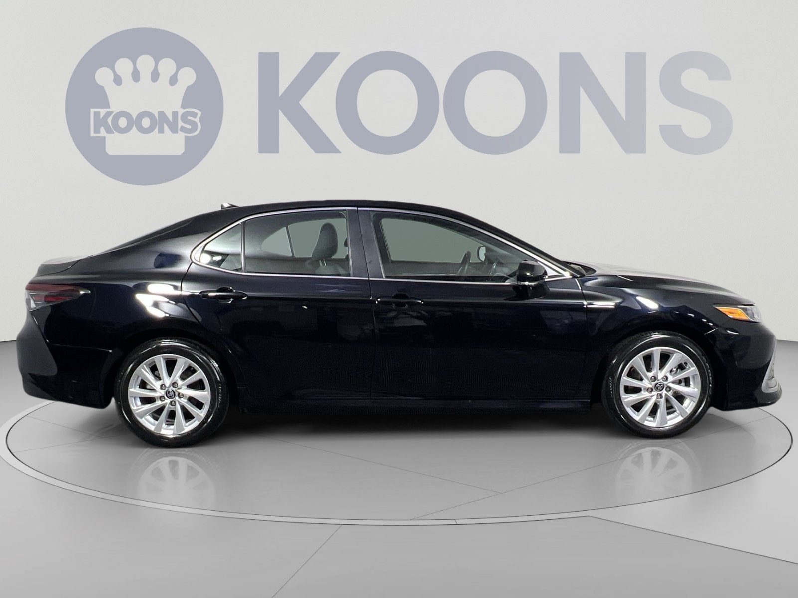 Used 2023 Toyota Camry LE FWD image 8