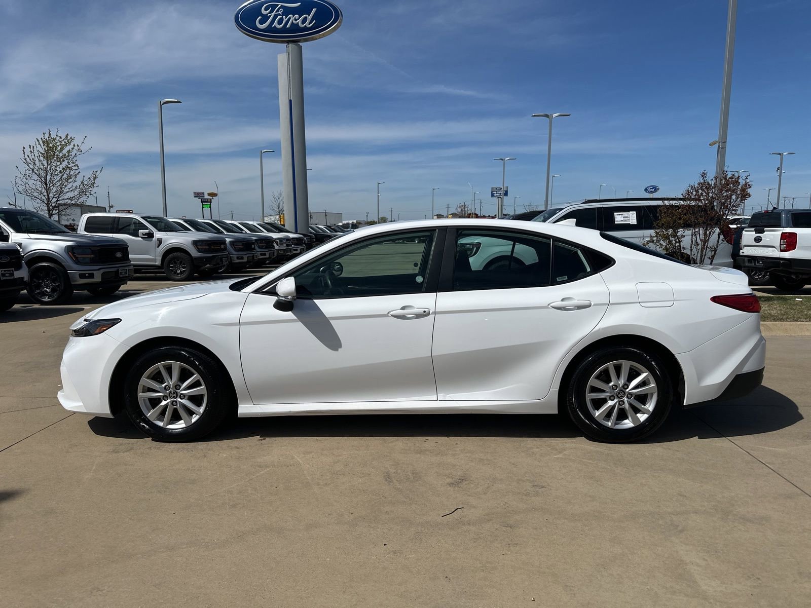 Used 2025 Toyota Camry LE video 2