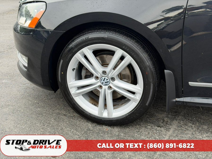 Used 2015 Volkswagen Passat 1.8T SEL Premium FWD image 9