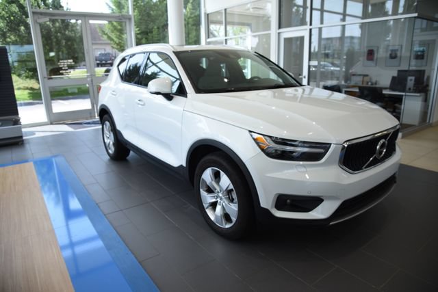 Used 2021 Volvo XC40 T5 Momentum w/ Premium Package AWD/4WD image 5
