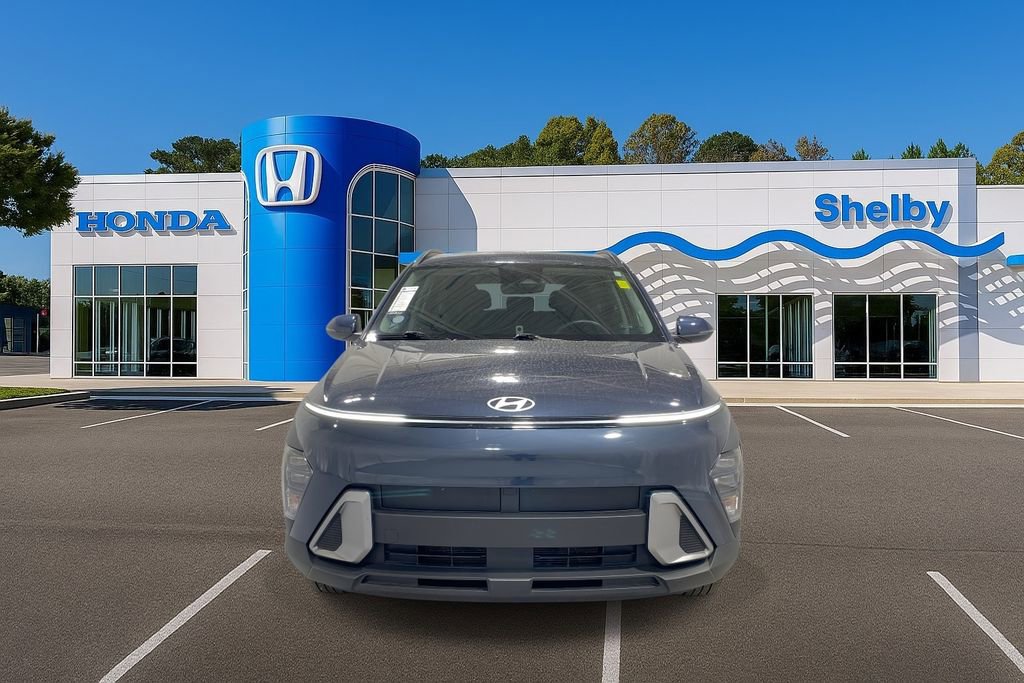 Used 2025 Hyundai Kona SEL image 3