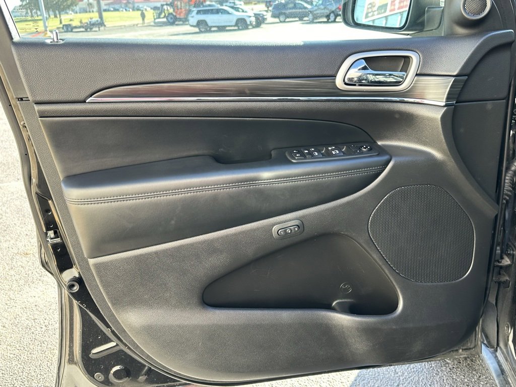 Used 2021 Jeep Grand Cherokee Limited w/ Trailer Tow Group IV image 10