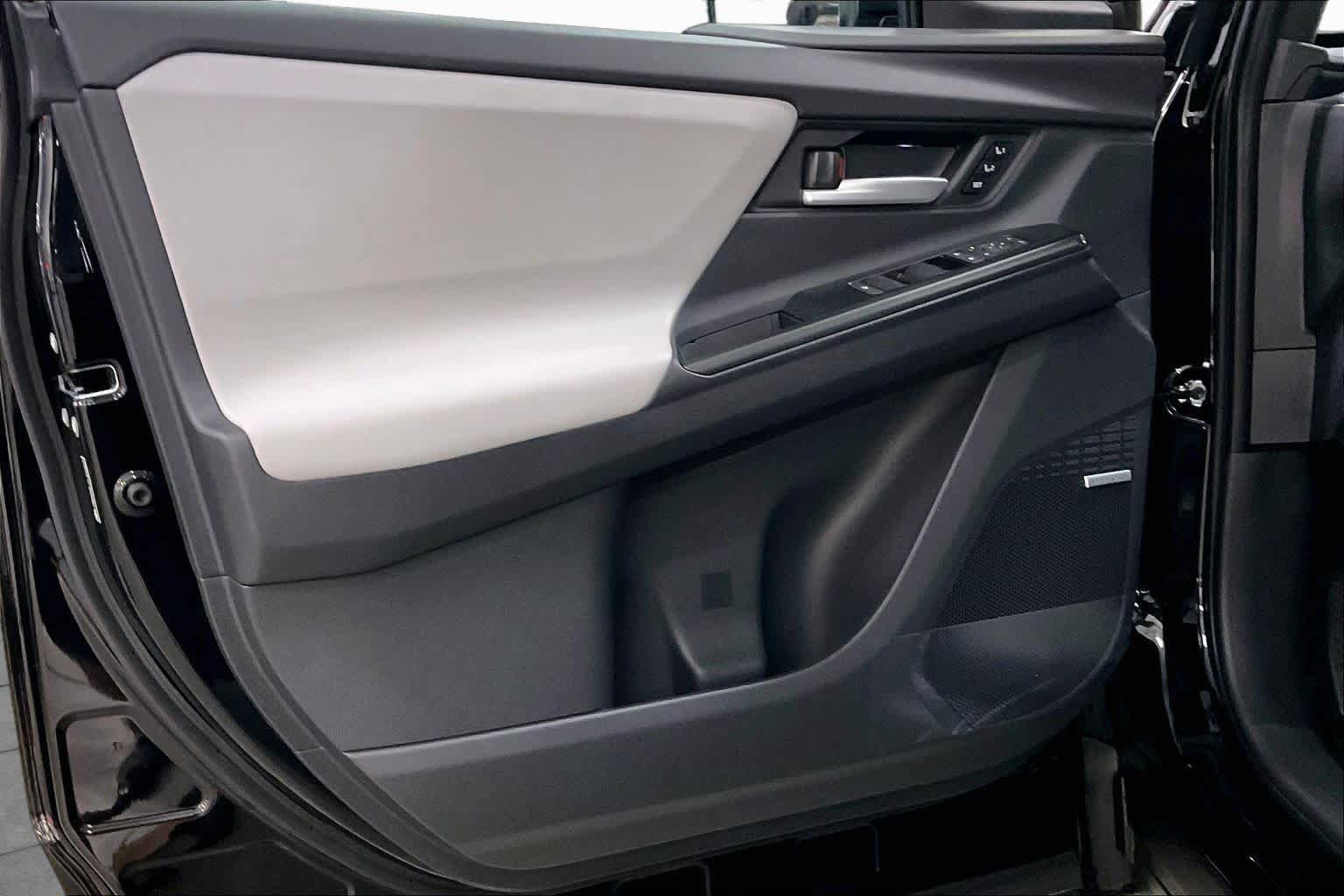 New 2026 Subaru Uncharted AWD image 10
