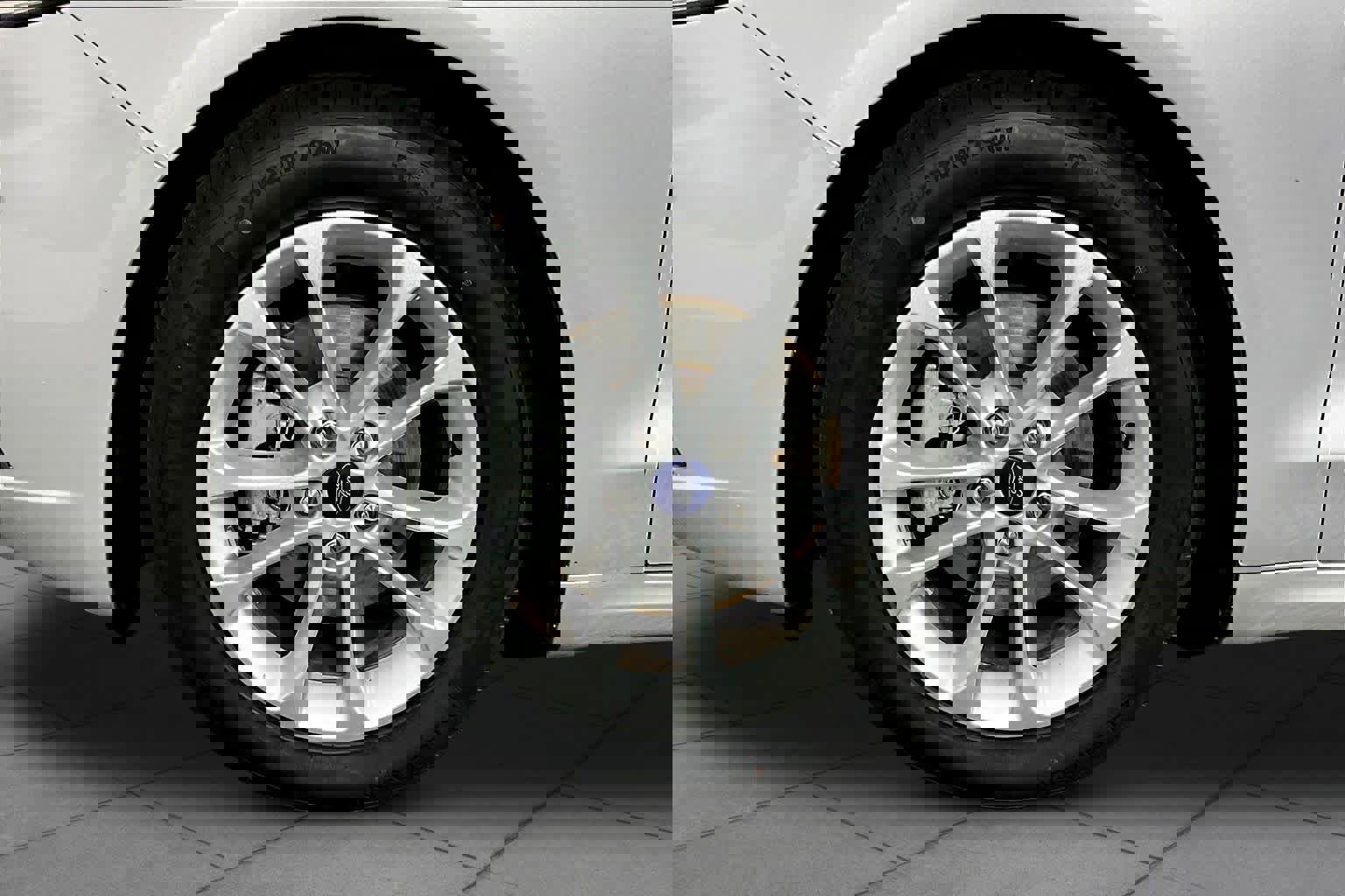 Used 2019 Ford Fusion SE image 11