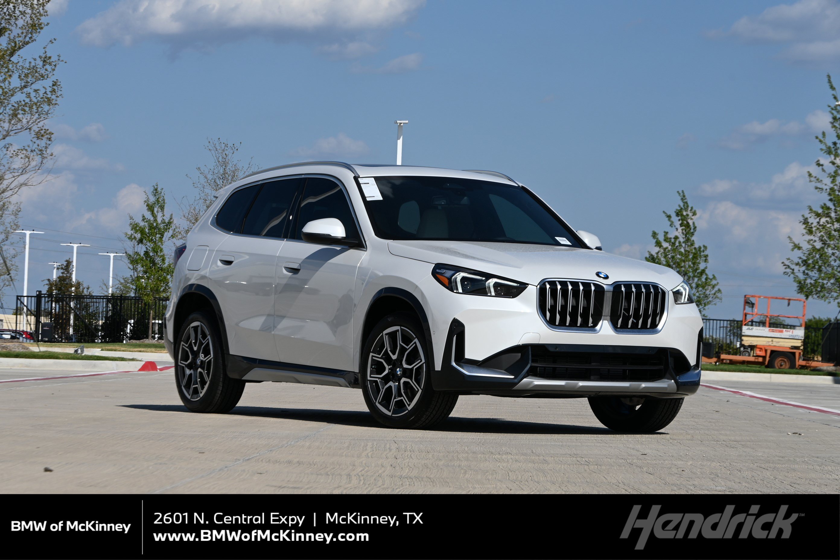 New 2027 BMW X1 xDrive28i AWD/4WD image 1