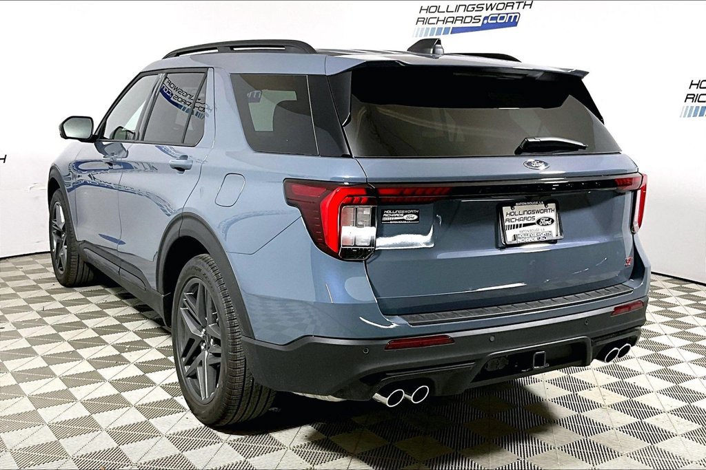 New 2026 Ford Explorer ST RWD image 3