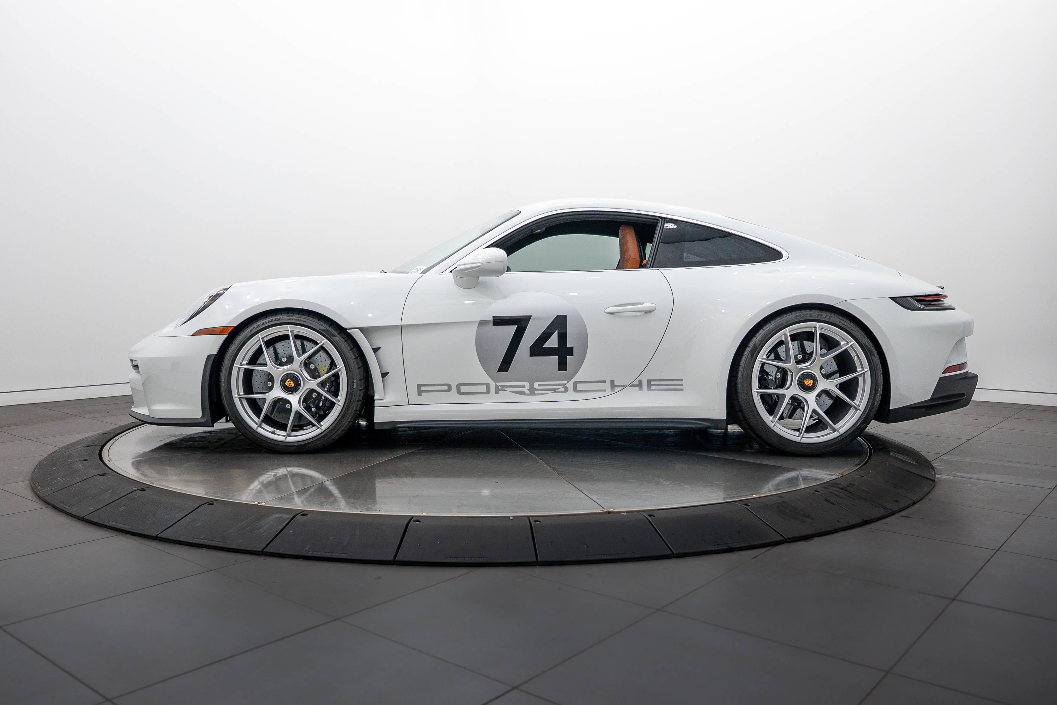 Certified 2024 Porsche 911 GT3 RS RWD image 2