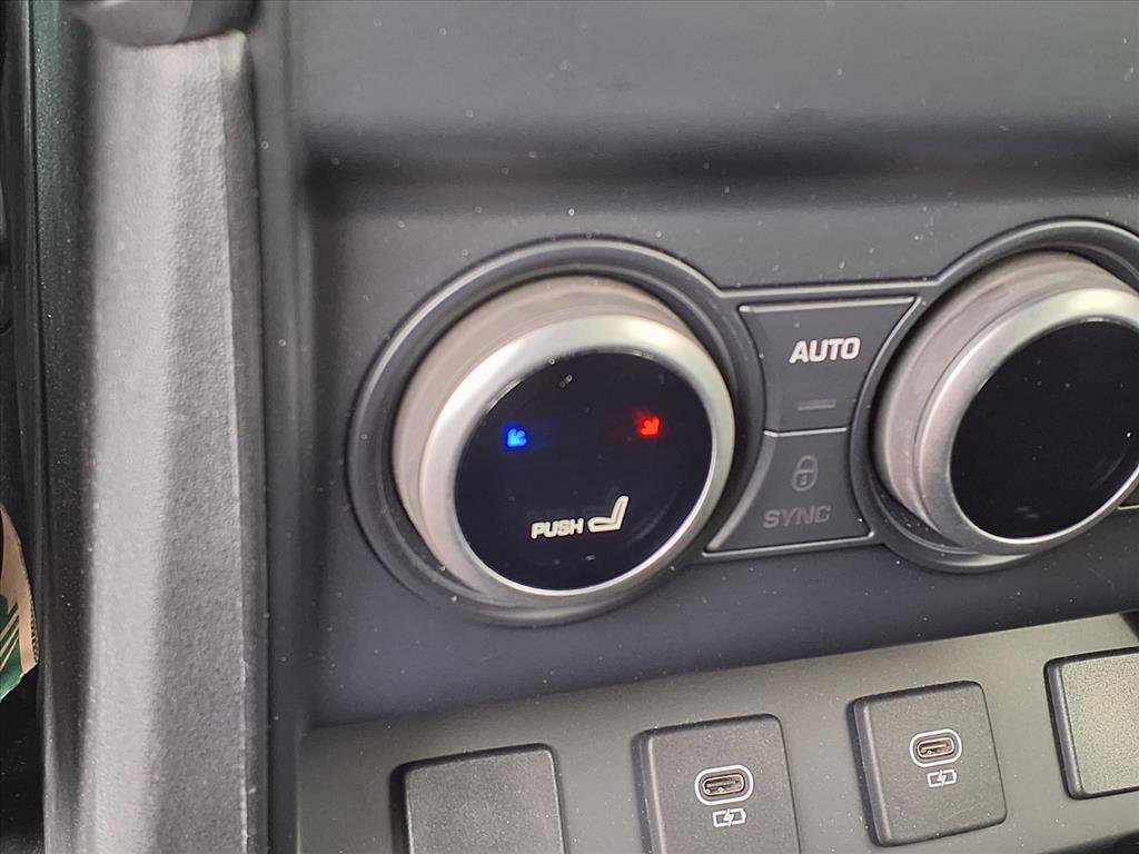 Used 2024 Land Rover Defender 110 X-Dynamic SE image 23