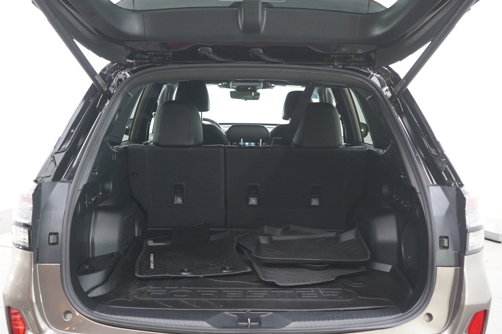 Used 2025 Subaru Forester Touring w/ Touring Package AWD/4WD image 16