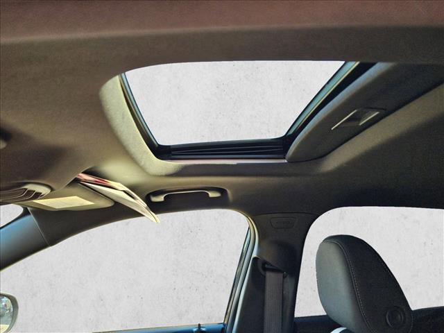 Used 2025 Chevrolet Trax RS w/ Sunroof Package image 16