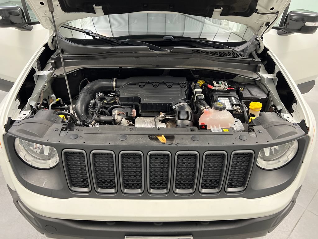 Used 2023 Jeep Renegade Trailhawk AWD/4WD image 72