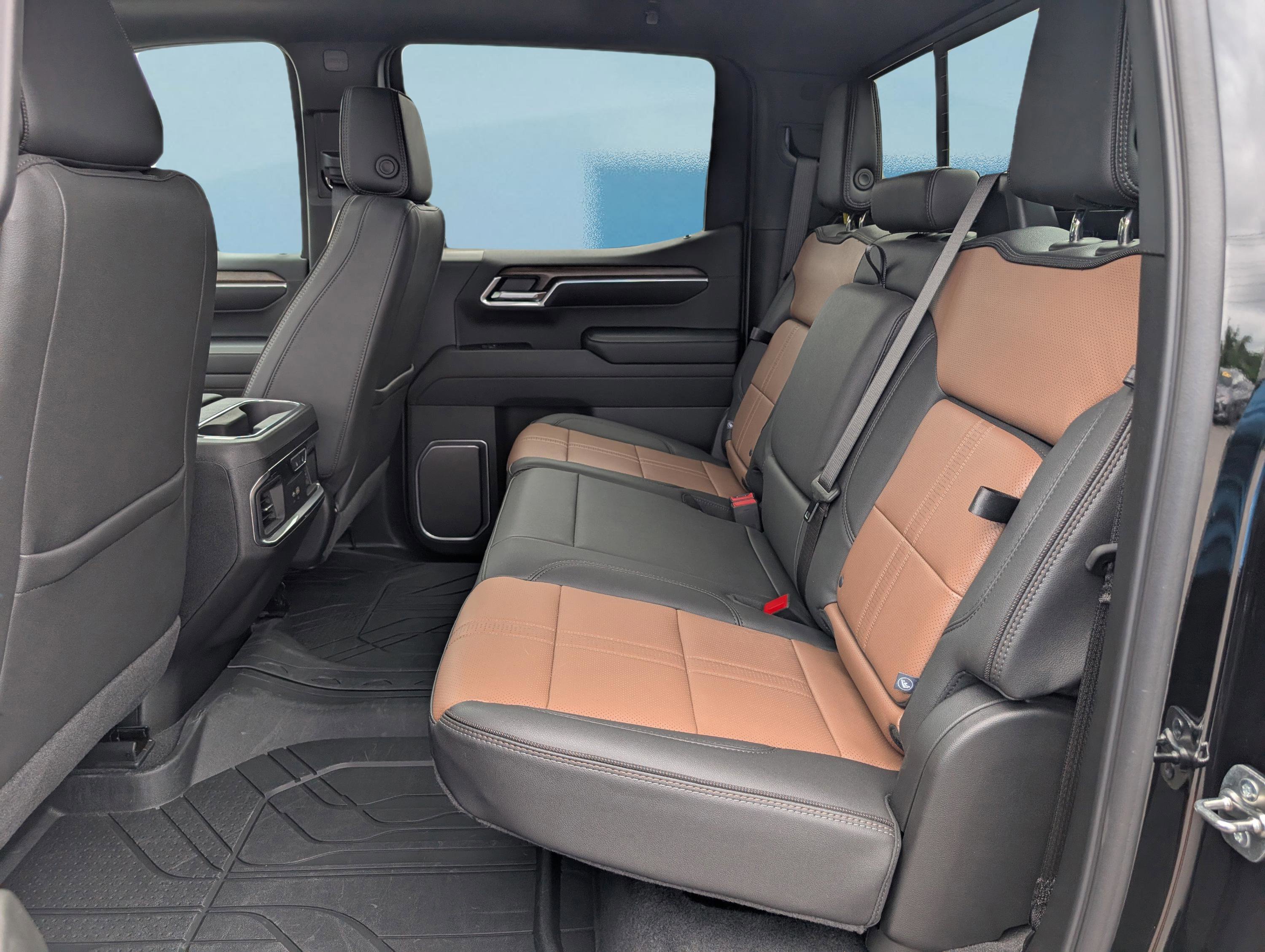 Used 2025 Chevrolet Silverado 1500 High Country w/ High Country Premium Package image 15