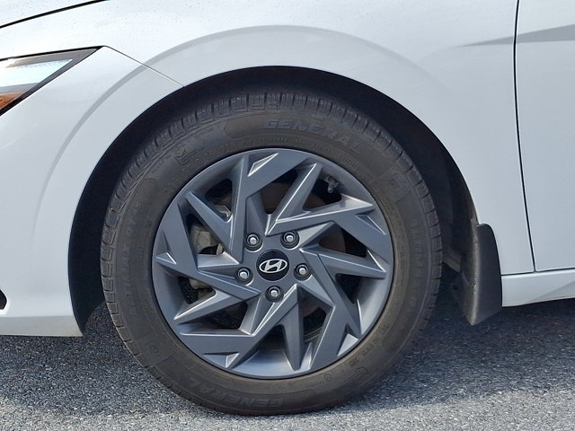 Certified 2024 Hyundai Elantra SEL FWD image 8
