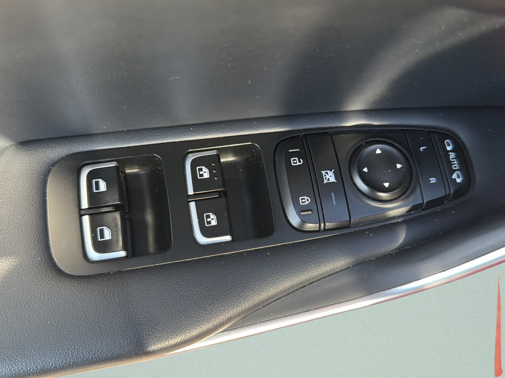 Used 2018 Kia Stinger GT2 AWD/4WD image 18