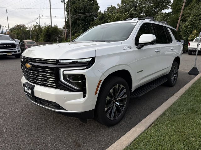 Used 2025 Chevrolet Tahoe High Country AWD/4WD image 4