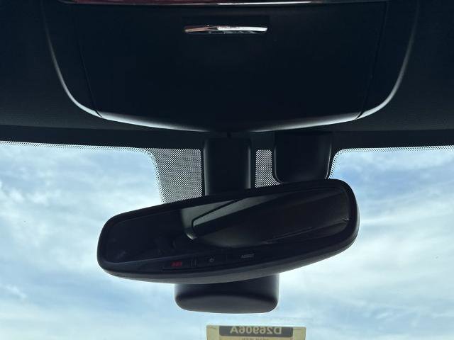 Used 2019 Jeep Grand Cherokee Laredo w/ 18" Wheel & 8.4" Radio Group image 11