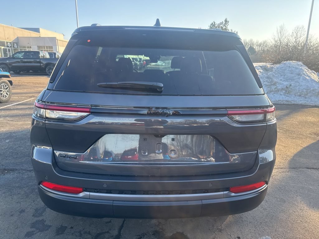 New 2026 Jeep Grand Cherokee Altitude AWD/4WD image 5
