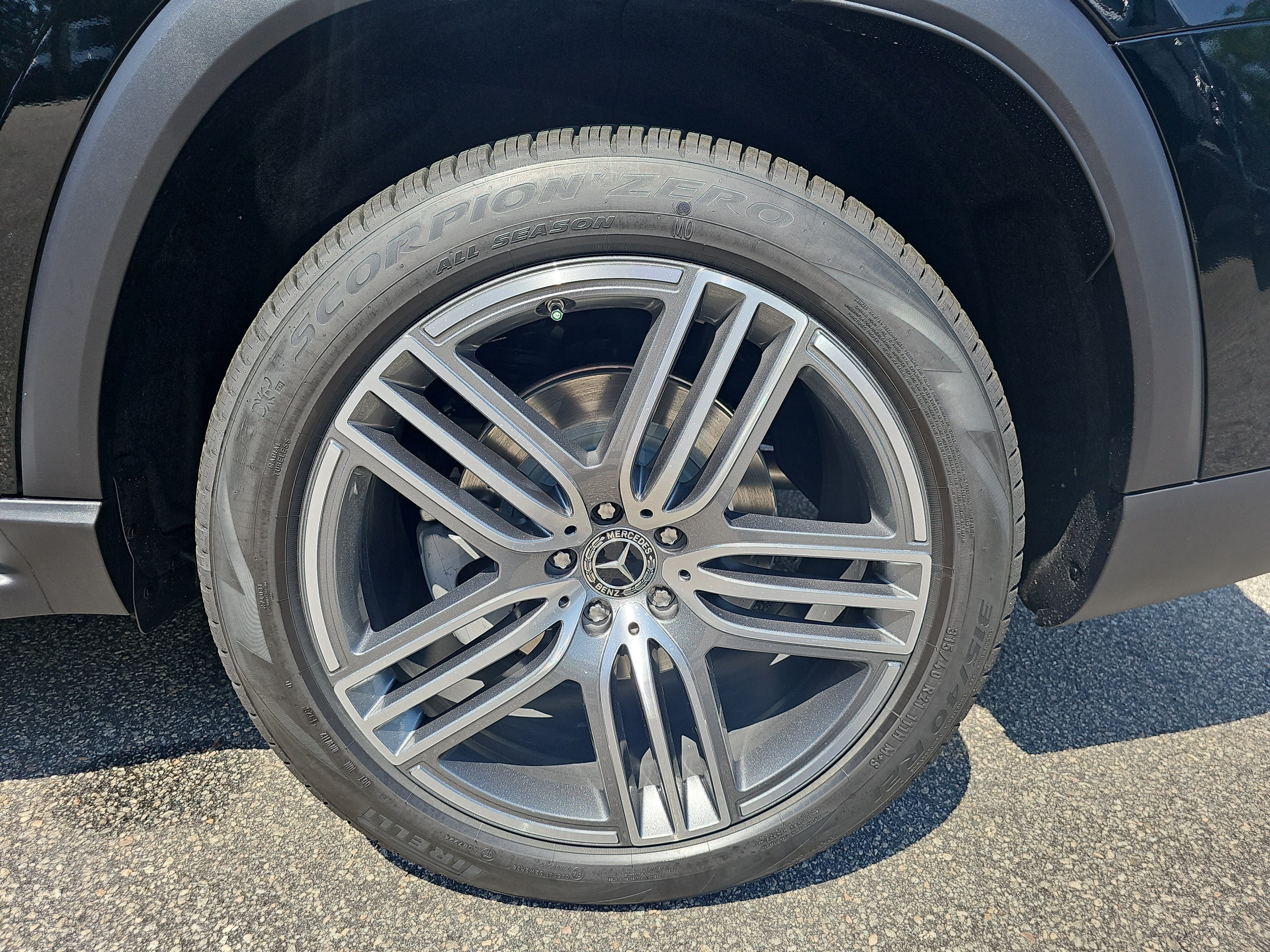 New 2026 Mercedes-Benz GLS 450 4MATIC image 36