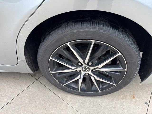 Used 2023 Toyota Camry SE image 12