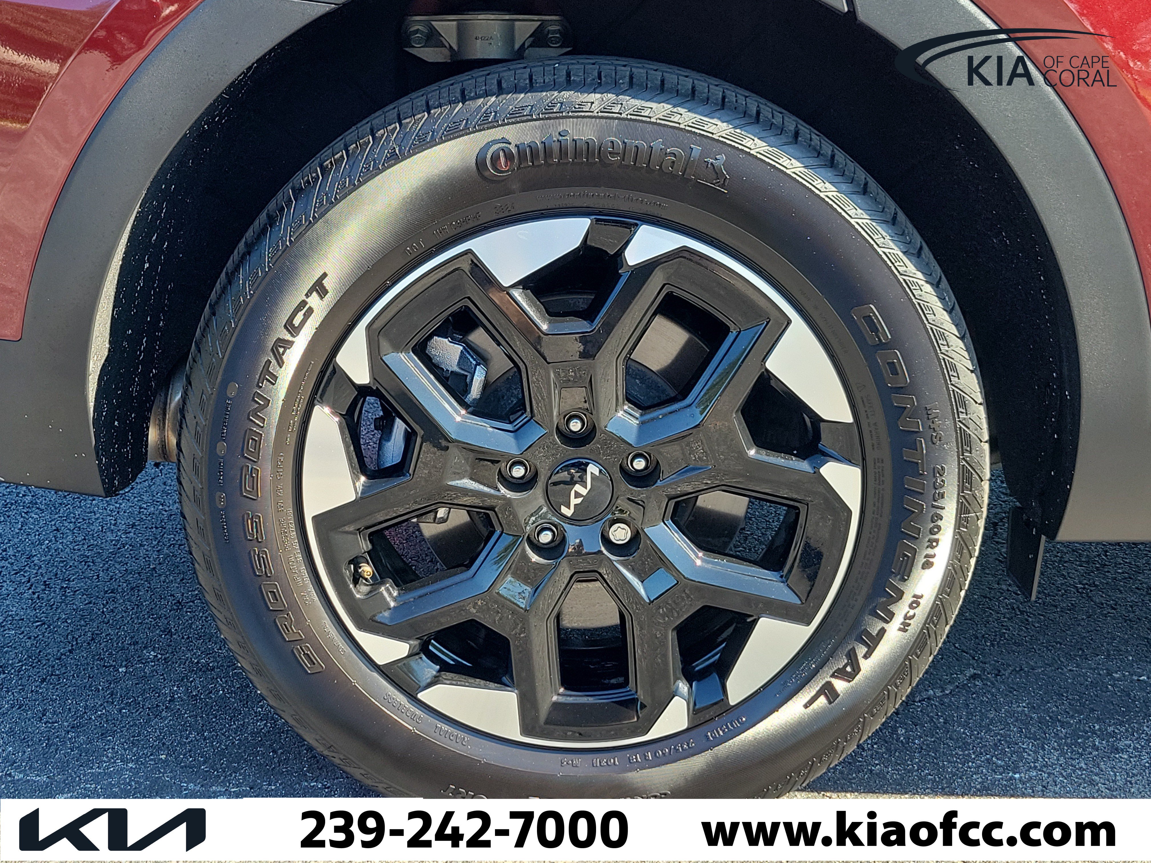 Certified 2025 Kia Sorento S w/ Panoramic Sunroof Package FWD image 9