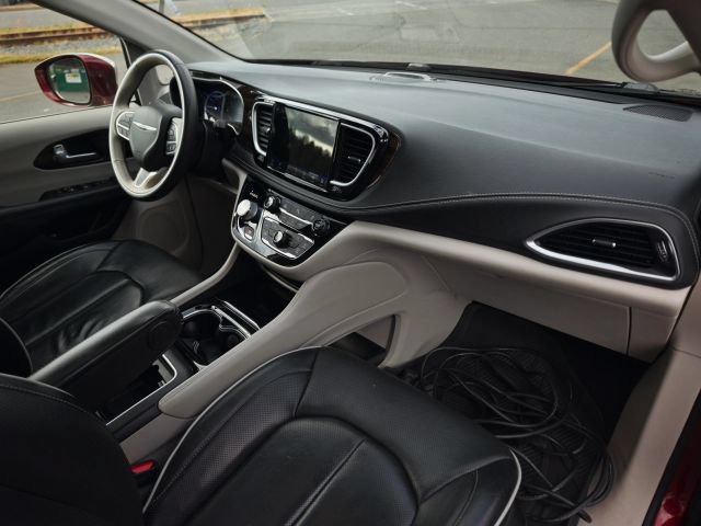 Used 2021 Chrysler Pacifica Limited FWD image 35