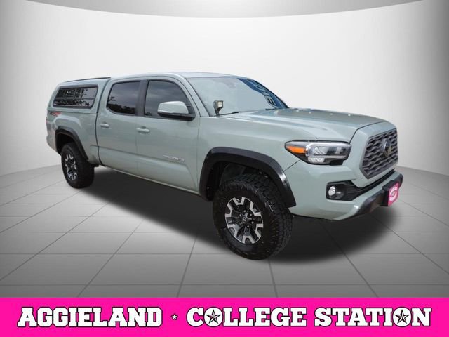 Used 2022 Toyota Tacoma TRD Off-Road w/ Technology Package image 3