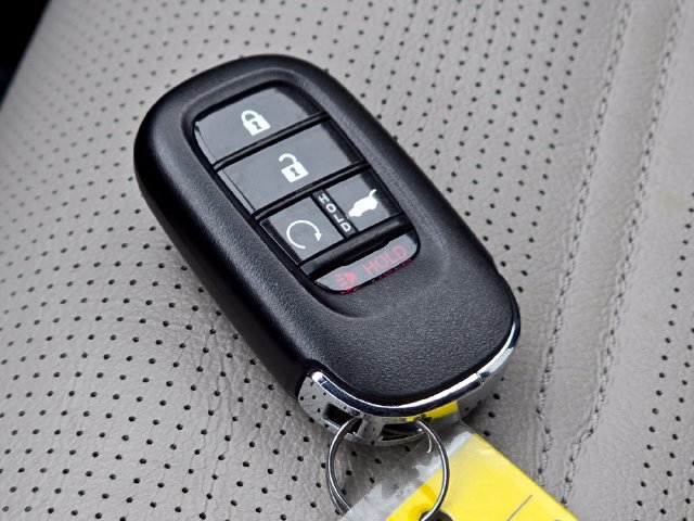 Used 2025 Honda CR-V Sport Touring image 47