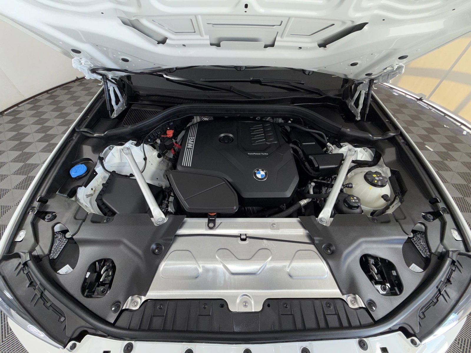 Used 2025 BMW X4 xDrive30i w/ Premium Package image 28