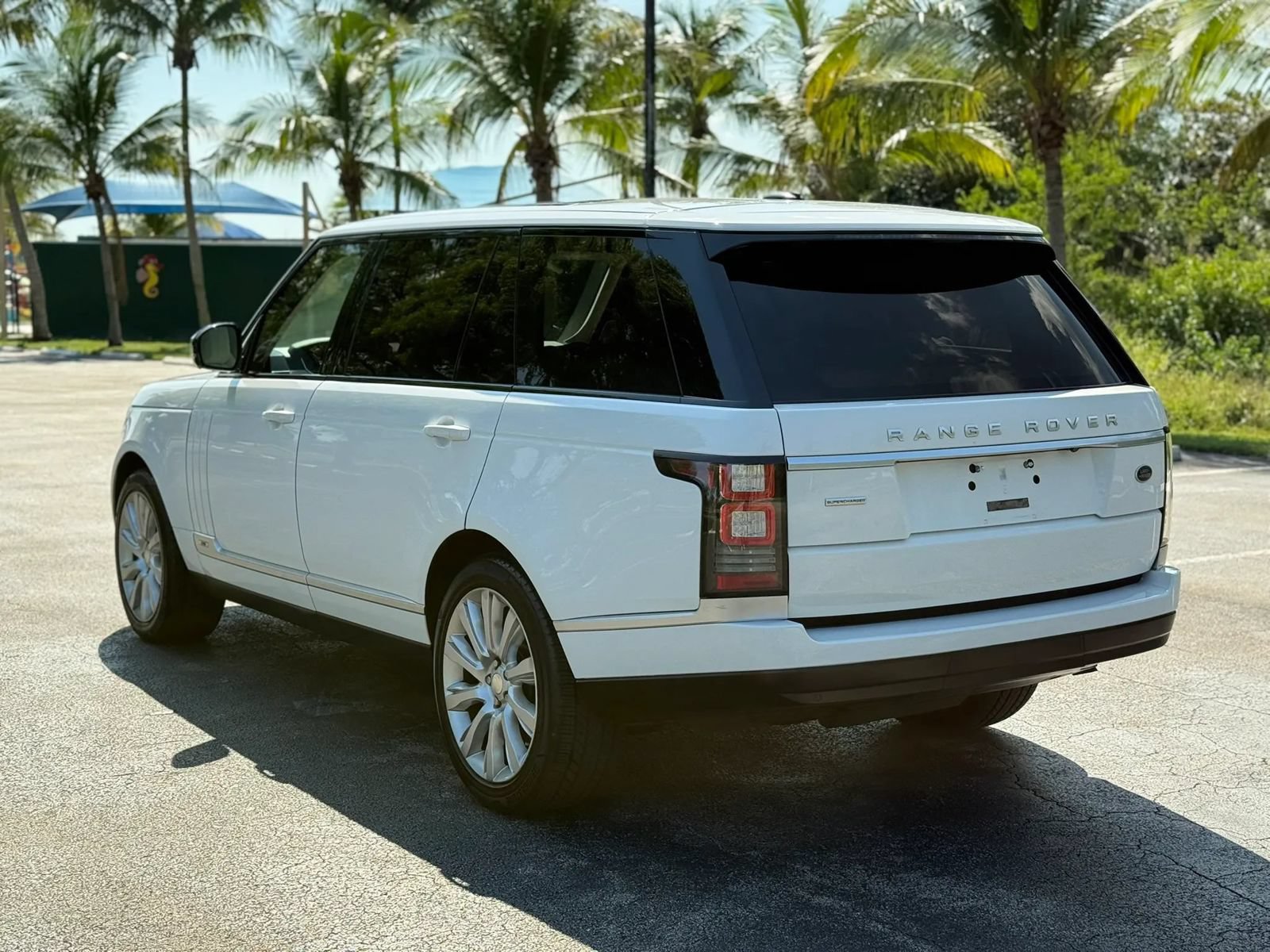 Used 2015 Land Rover Range Rover Long Wheelbase Supercharged AWD/4WD image 17