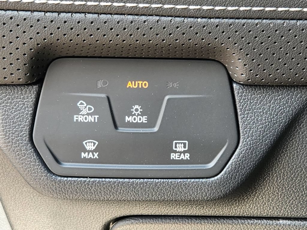 Used 2026 Volkswagen Atlas Cross Sport SE AWD/4WD image 12