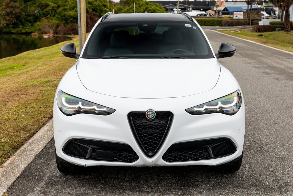 Used 2024 Alfa Romeo Stelvio Veloce AWD/4WD image 8