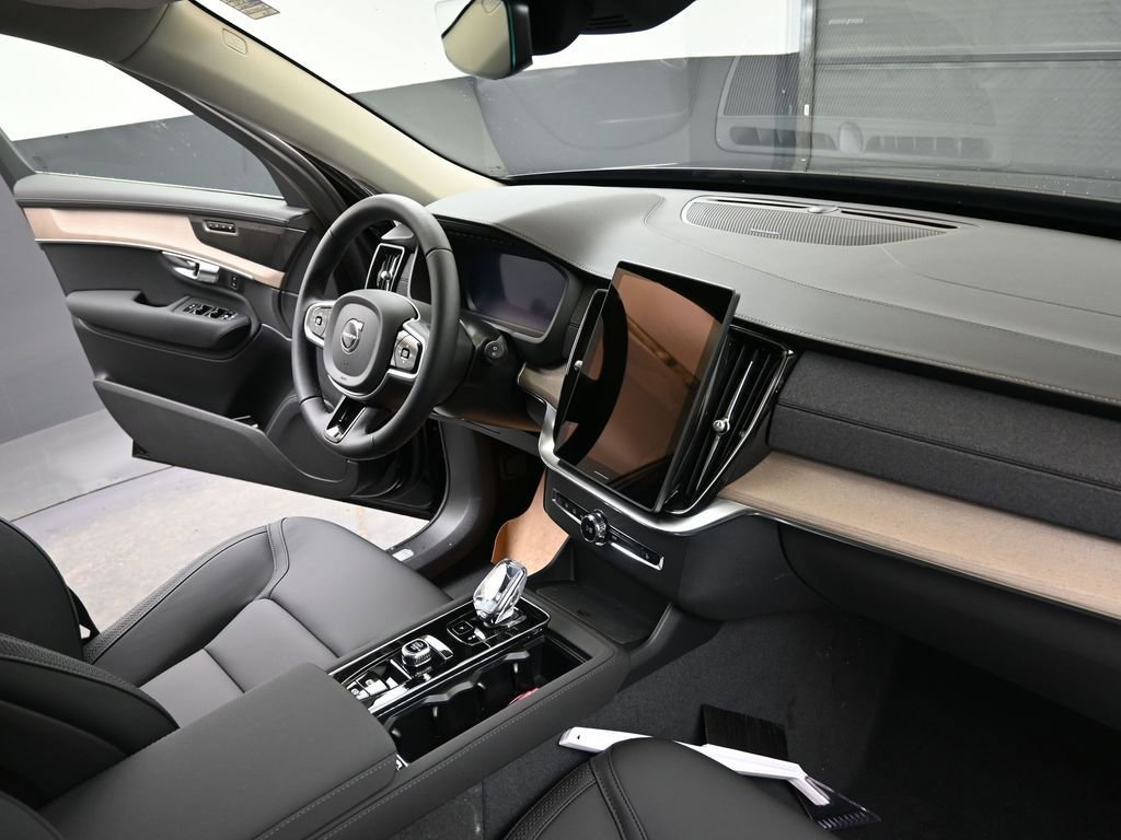 New 2026 Volvo XC90 B6 Plus w/ Protection Package Premier image 12