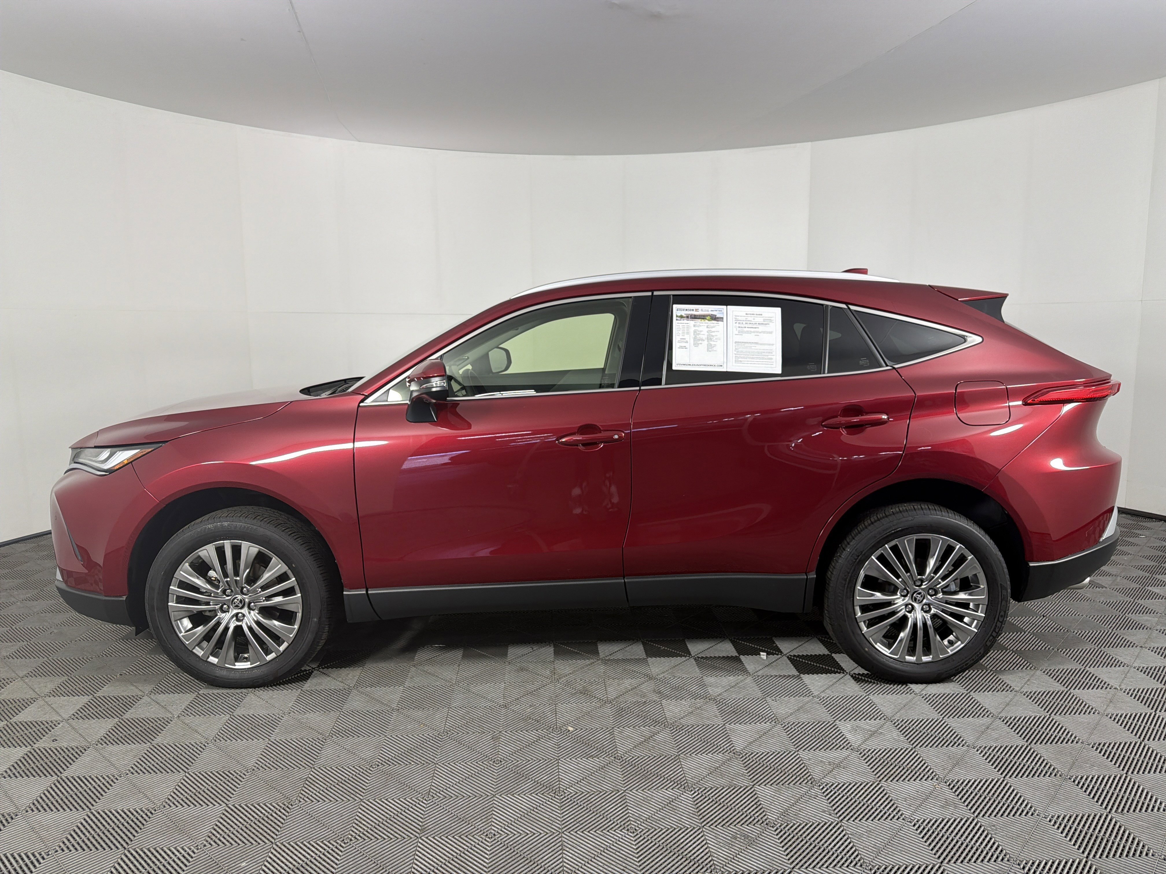 Used 2022 Toyota Venza Limited AWD/4WD image 4