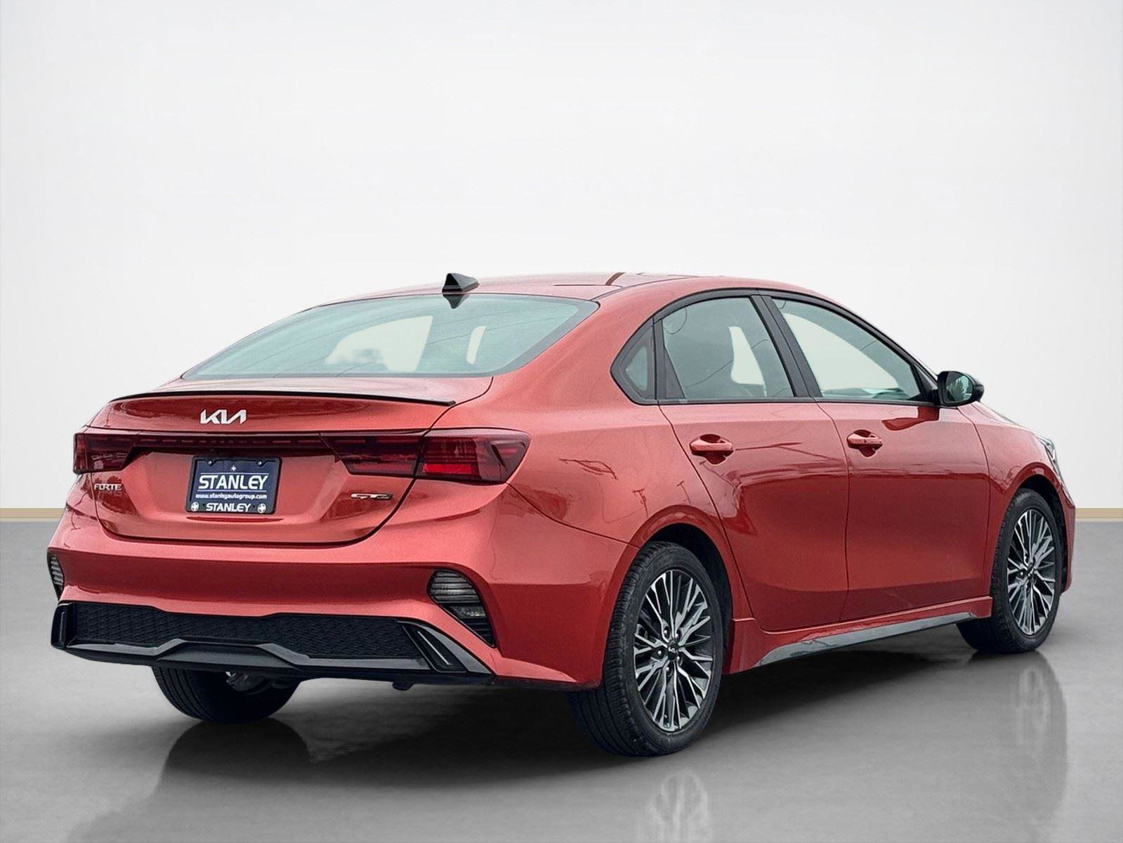 Used 2024 Kia Forte GT-Line w/ GT-Line Premium Package FWD image 7