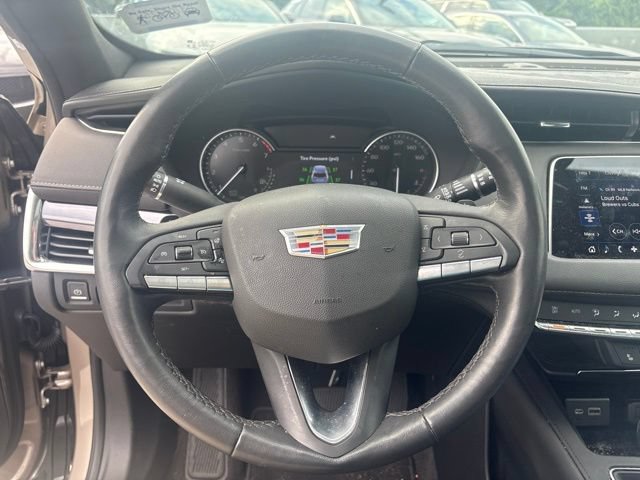 Certified 2023 Cadillac XT4 Luxury w/ Cold Weather Package AWD/4WD image 8