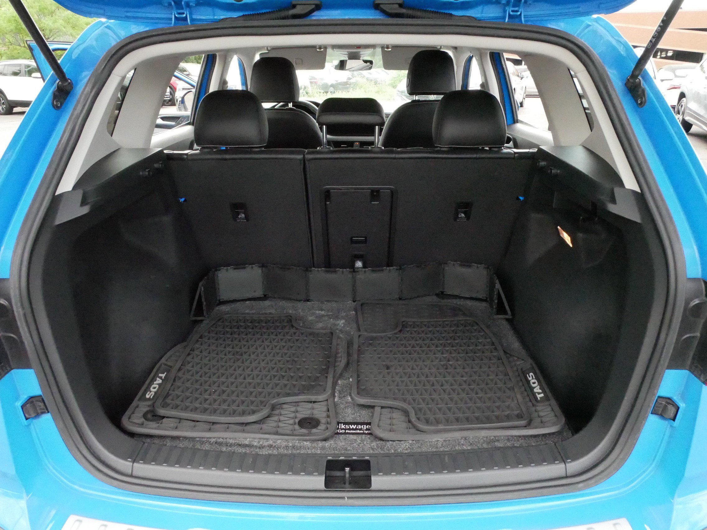 Certified 2022 Volkswagen Taos SEL w/ Panoramic Sunroof Package AWD/4WD image 19