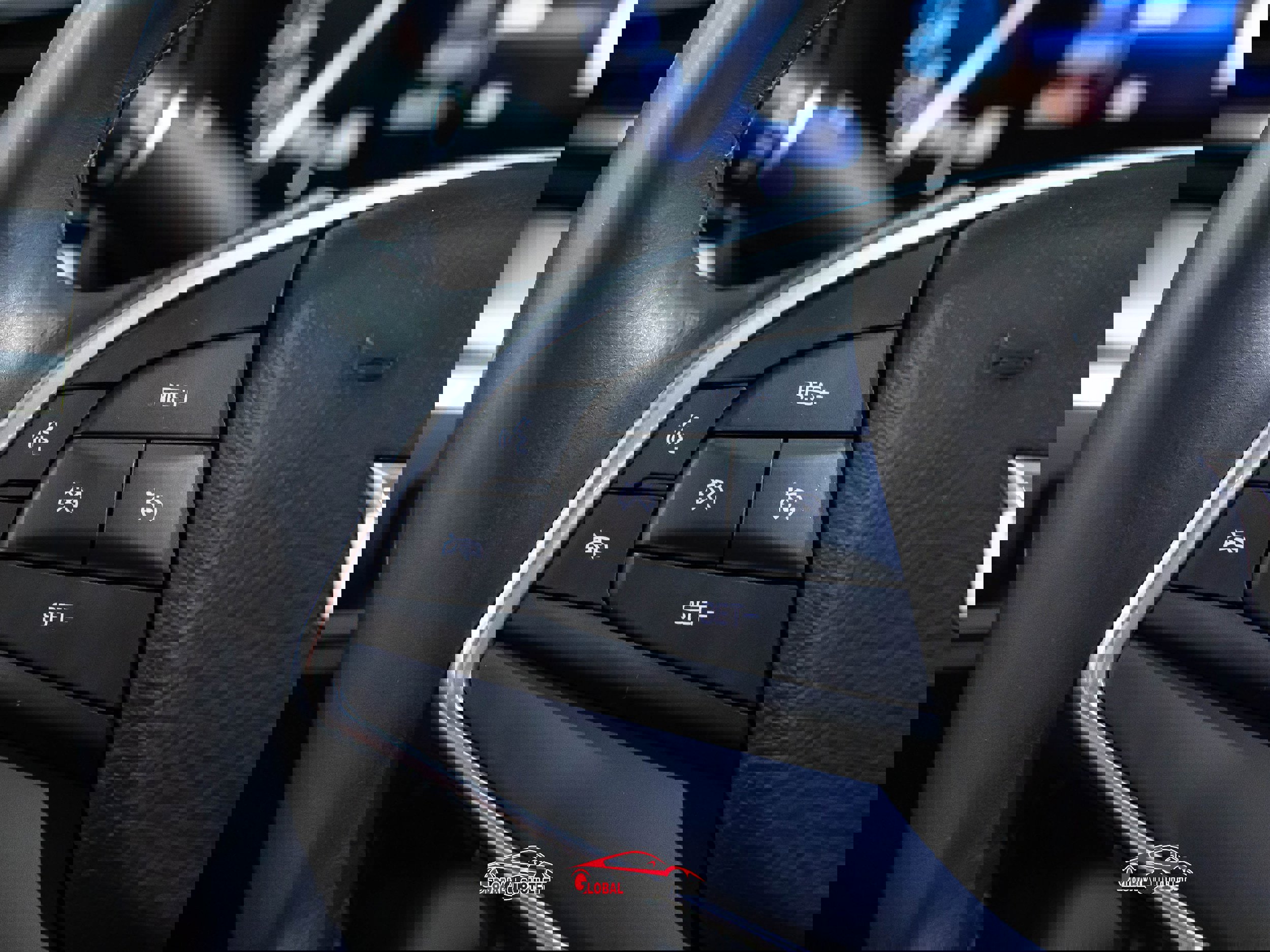 Used 2017 Cadillac XT5 Luxury image 24