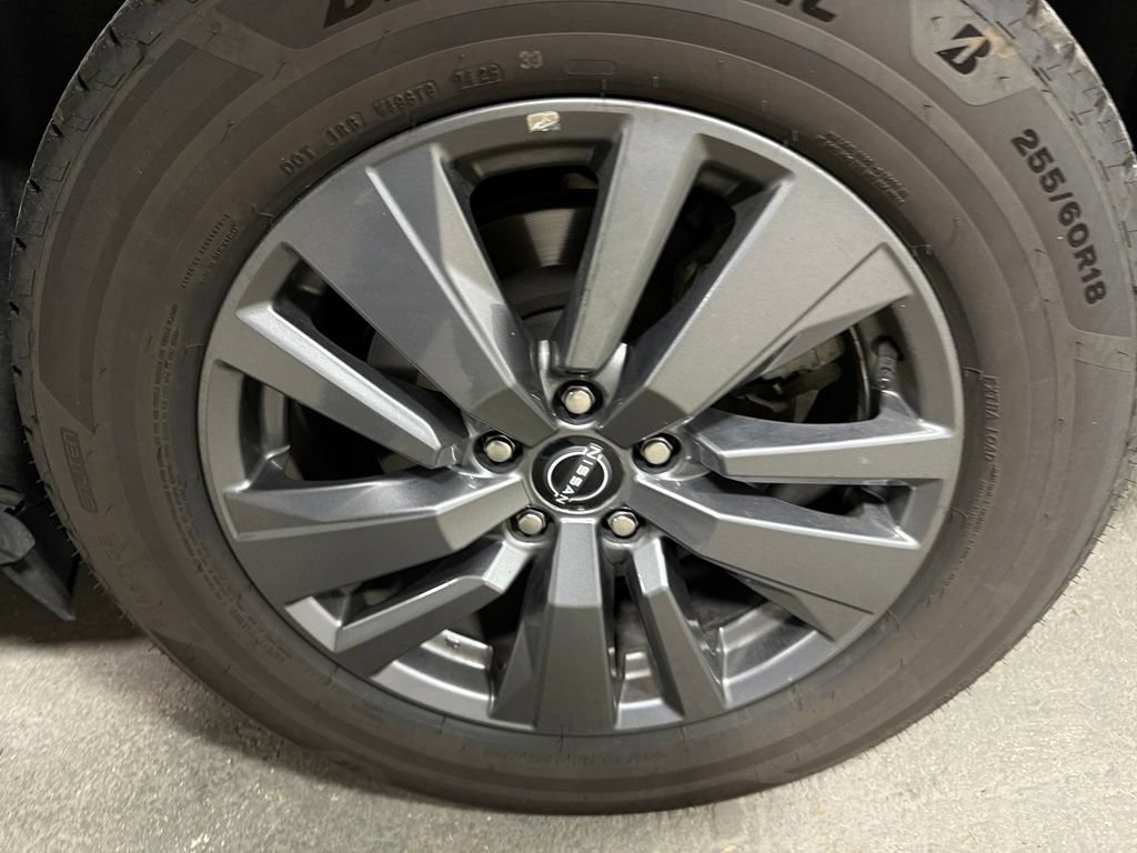 Used 2024 Nissan Pathfinder SV FWD image 32