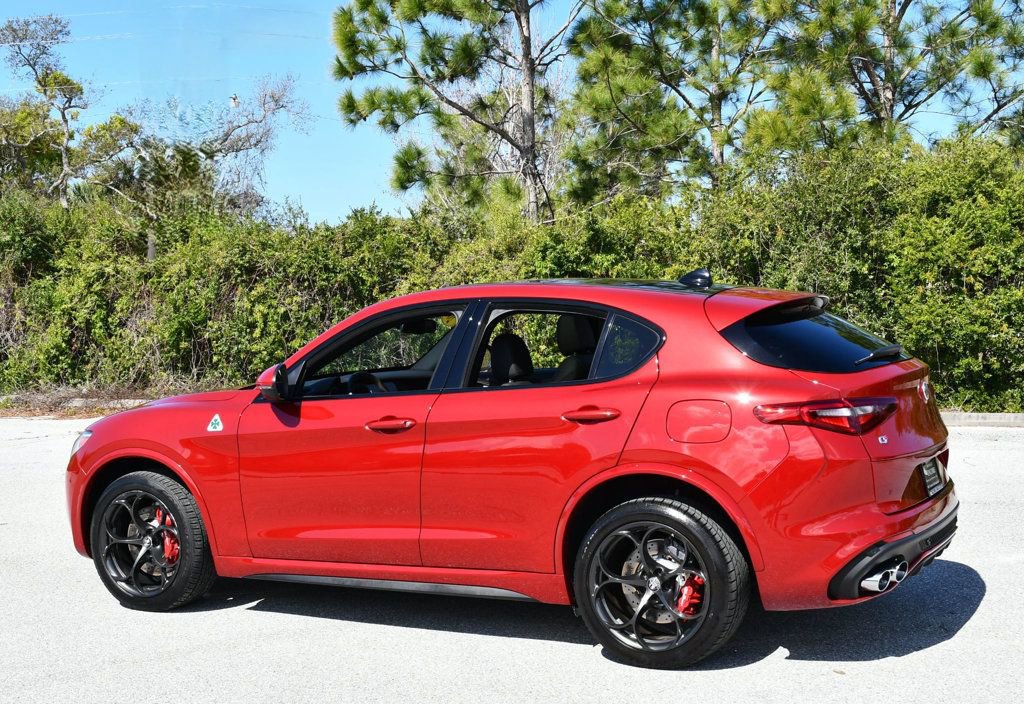 Used 2018 Alfa Romeo Stelvio Quadrifoglio w/ Driver Assist Dynamic Package image 4