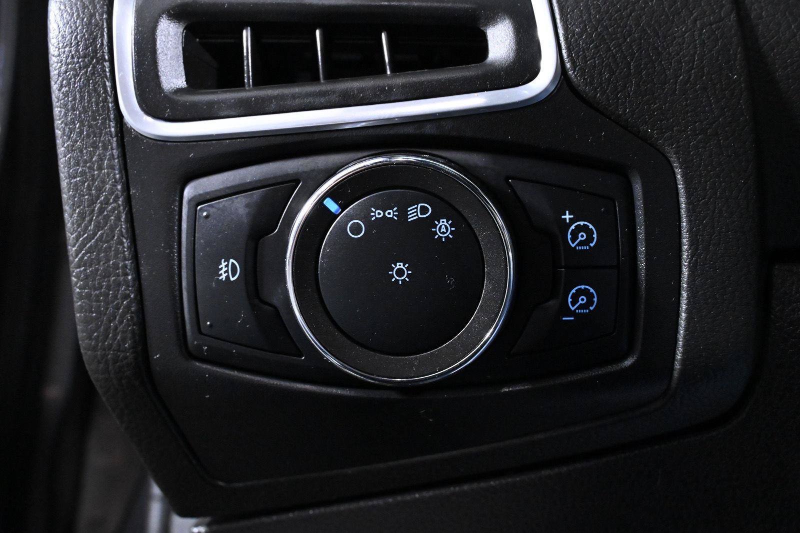 Used 2012 Ford Focus Titanium FWD image 20