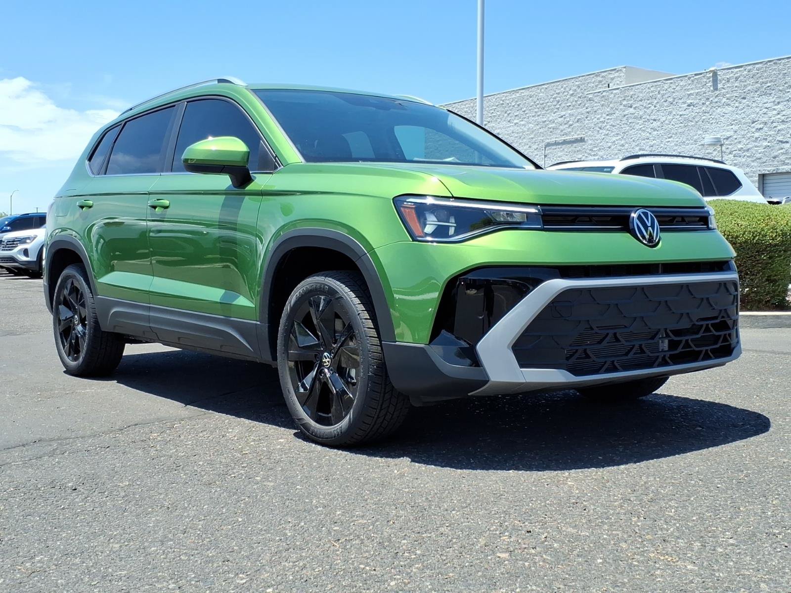 New 2026 Volkswagen Taos SE FWD image 1