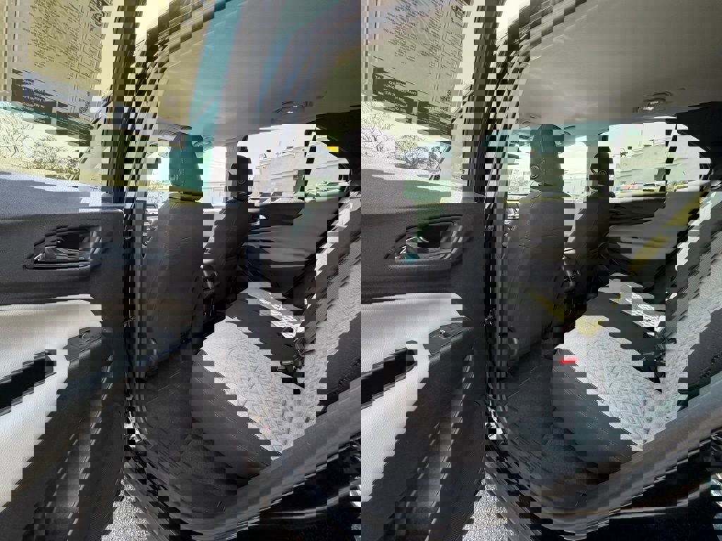 Used 2024 Chevrolet Equinox LS w/ LS Convenience Package image 22