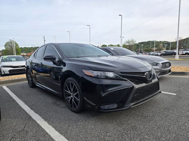 Used 2022 Toyota Camry SE FWD image 3