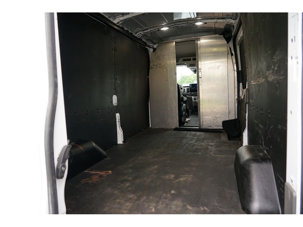 Used 2022 Ford E-Transit Medium Roof w/ Interior Upgrade Package image 19