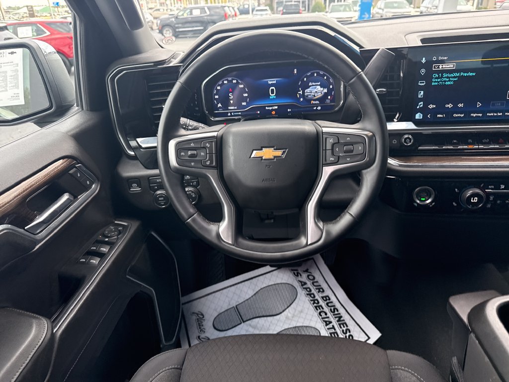 Used 2024 Chevrolet Silverado 1500 LT AWD/4WD image 17
