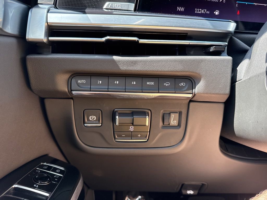 Used 2025 Cadillac Escalade Sport w/ Touring Package image 26