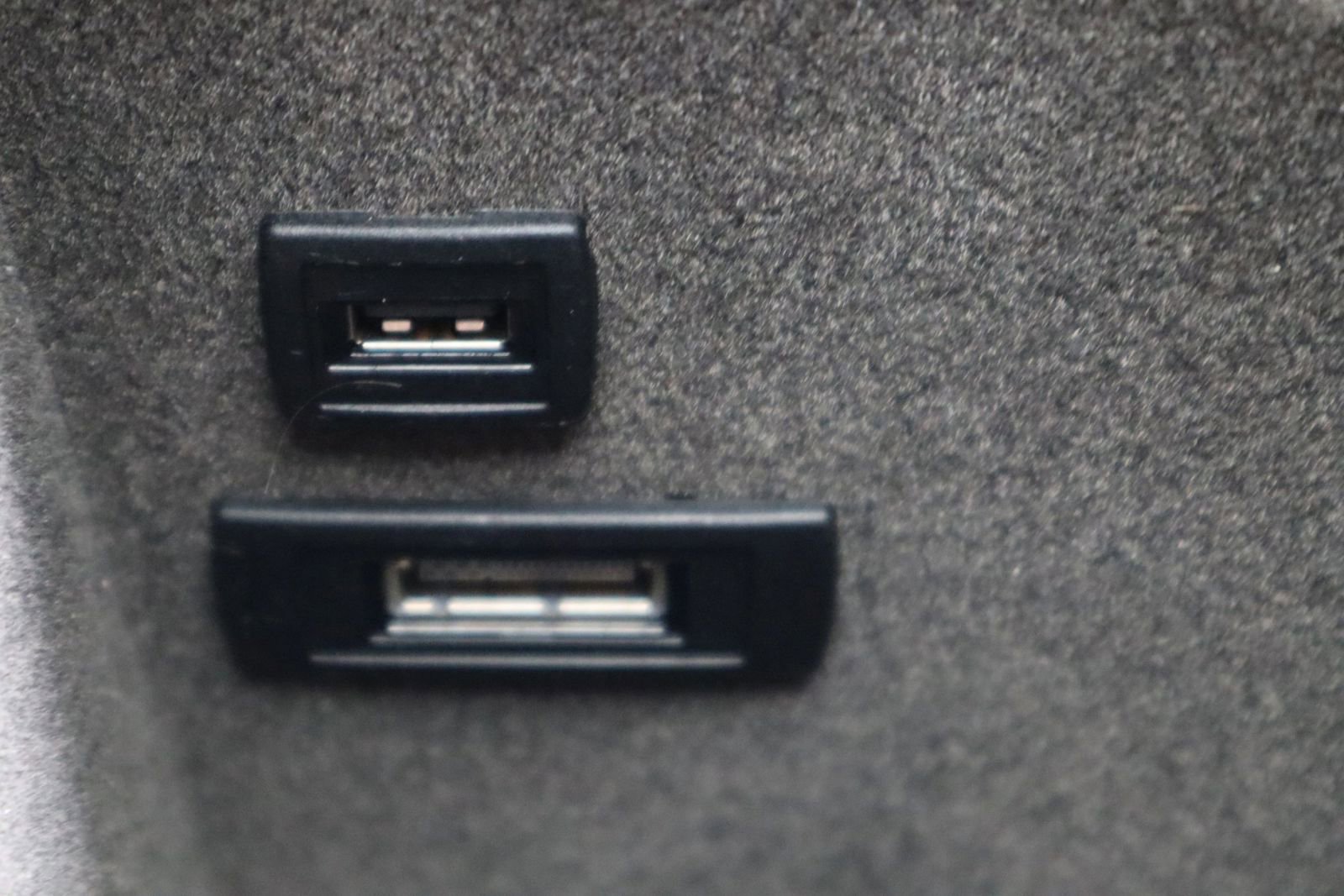 Used 2015 Mercedes-Benz GL 320 BlueTEC 4MATIC w/ Premium I Package image 36