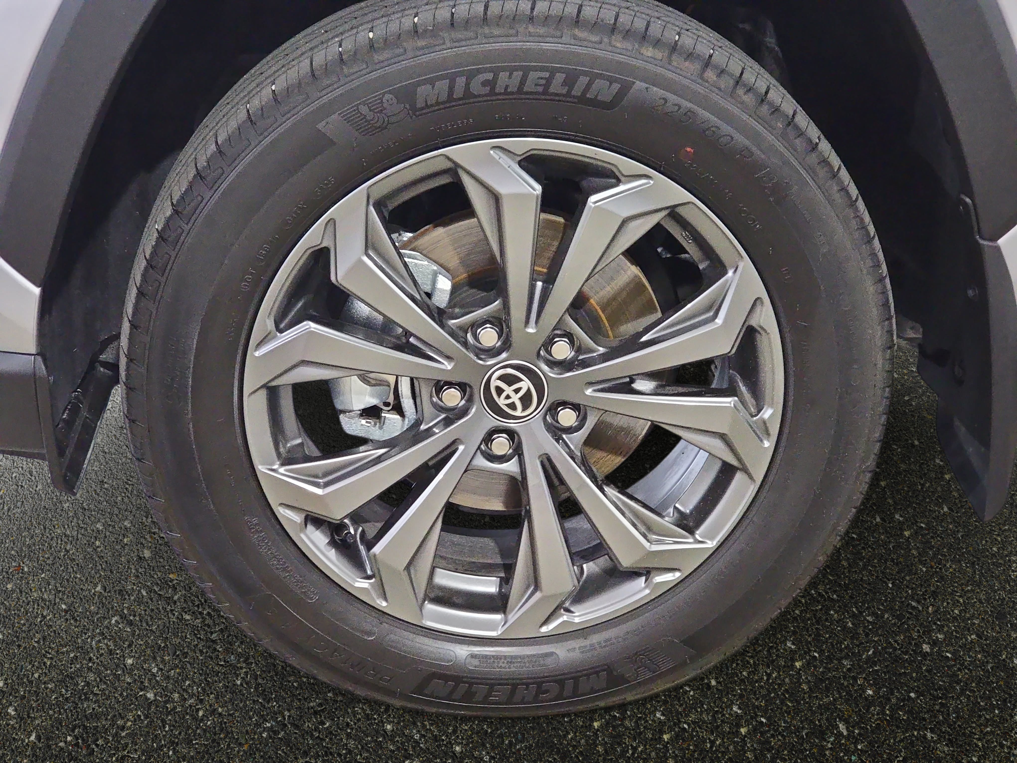 Used 2025 Toyota RAV4 XLE Premium AWD/4WD image 32