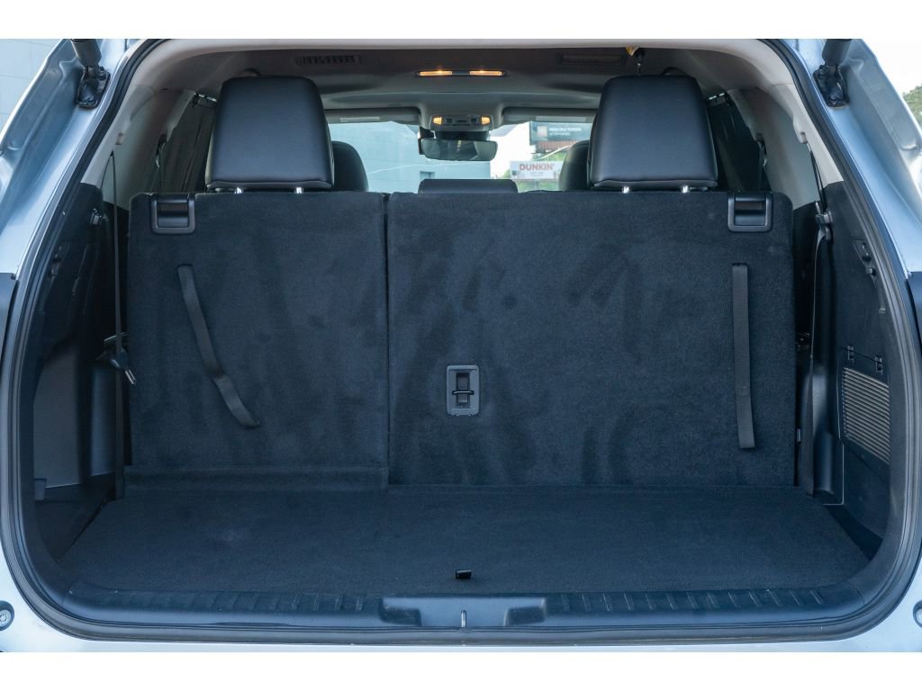 Used 2024 Toyota Highlander XLE FWD image 17