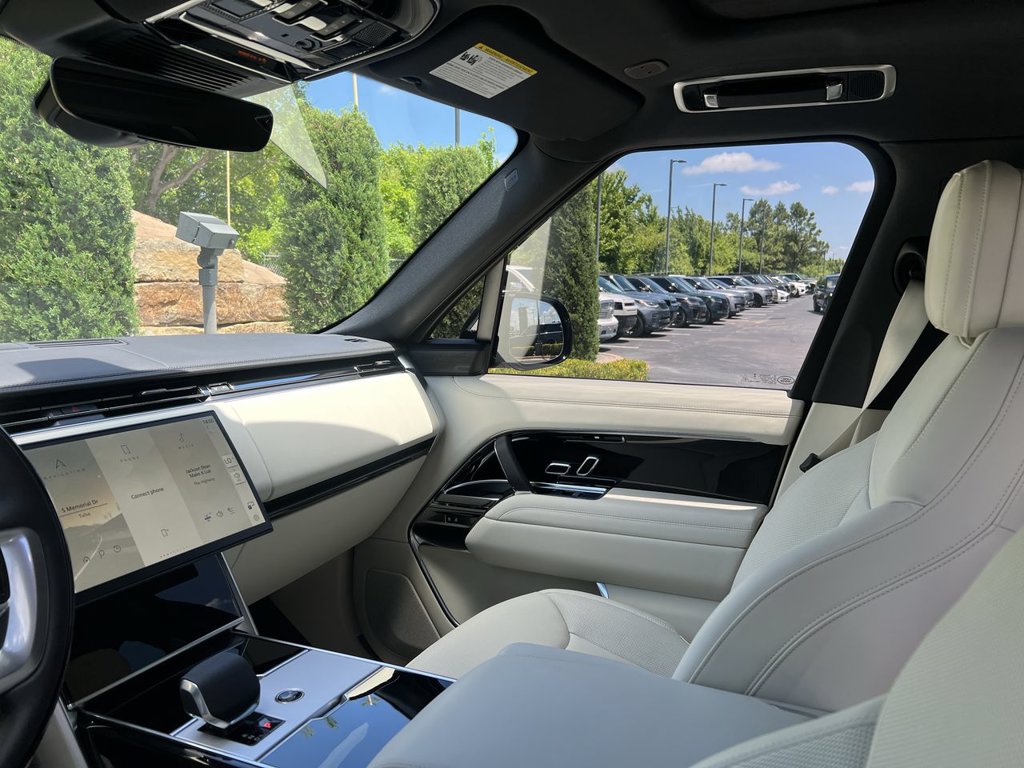 Certified 2026 Land Rover Range Rover SE AWD/4WD image 13